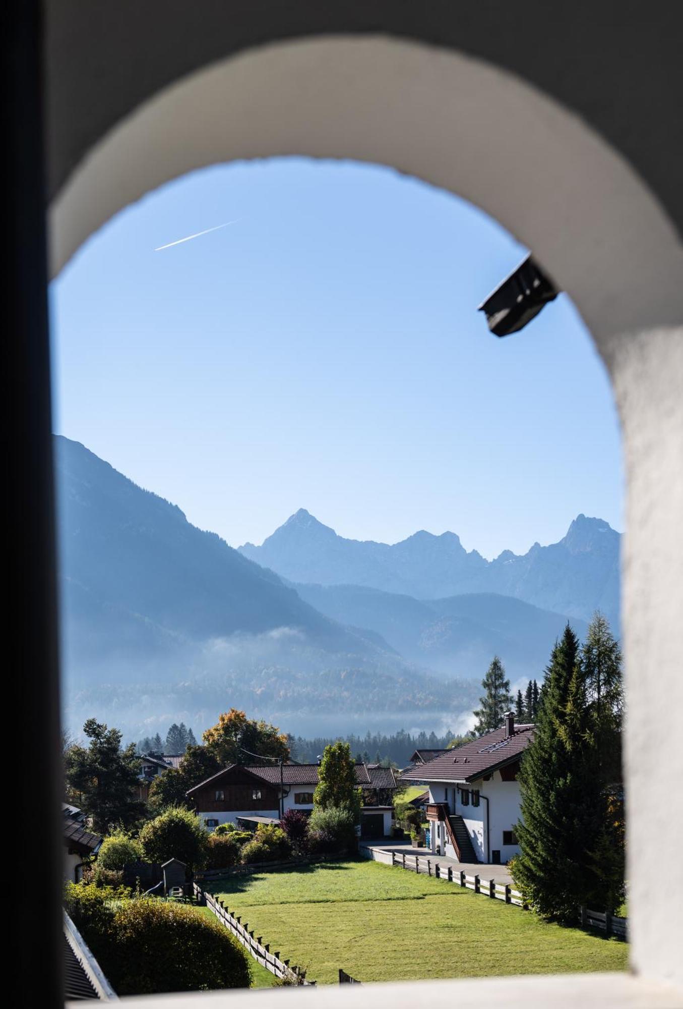 Parkhotel 4 Sterne Superior Alpenjuwel Mit Genuss, Golf & Wellness In Der Karwendel-region Tradition Trifft Eleganz Im Stilvollen Rueckzugsort Hotel 4*