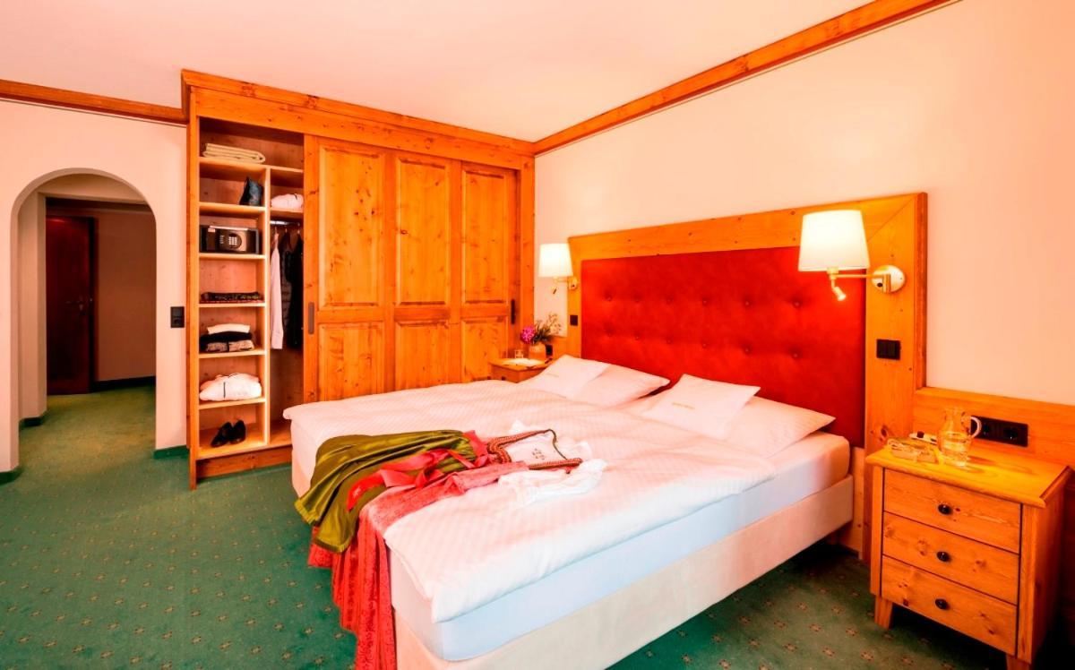 Parkhotel 4 Sterne Superior Alpenjuwel Mit Genuss, Golf & Wellness In Der Karwendel-region Tradition Trifft Eleganz Im Stilvollen Rueckzugsort 4*
