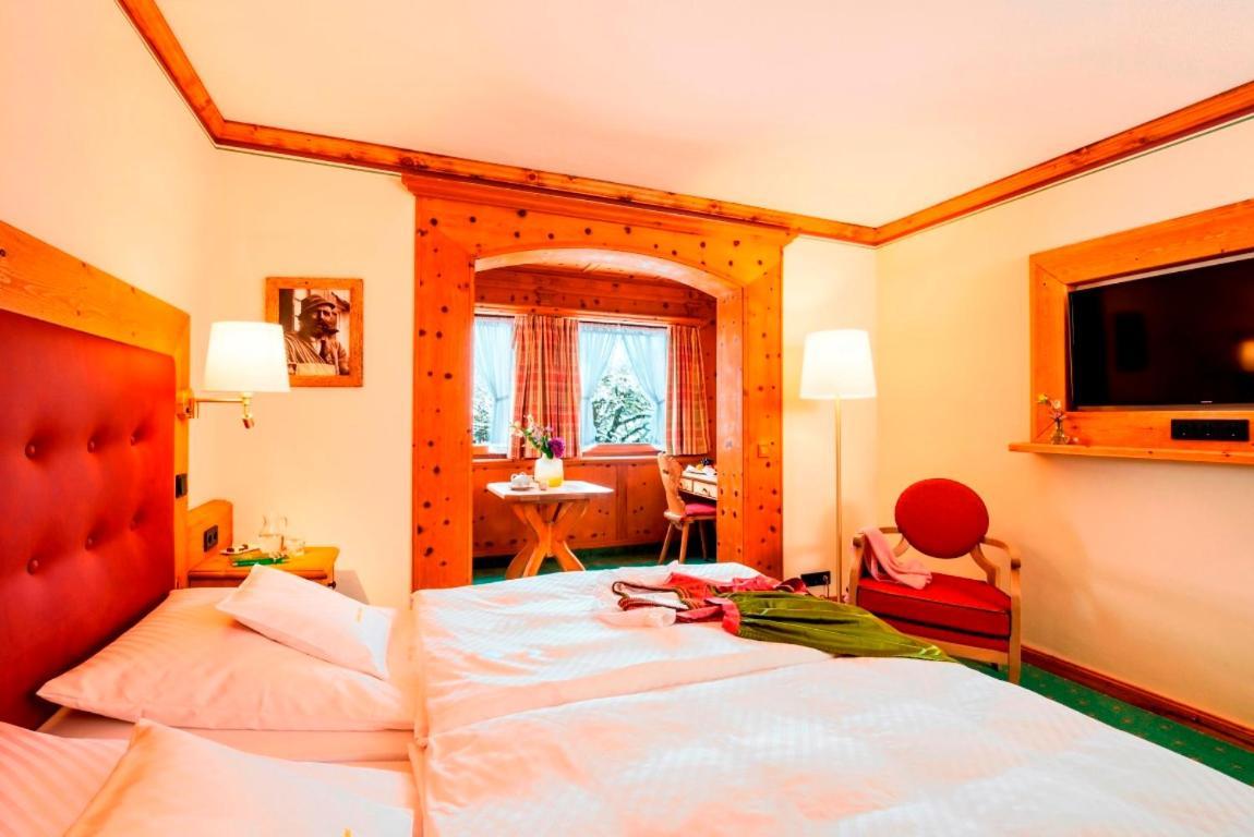 Parkhotel 4 Sterne Superior Alpenjuwel Mit Genuss, Golf & Wellness In Der Karwendel-region Tradition Trifft Eleganz Im Stilvollen Rueckzugsort Hotel